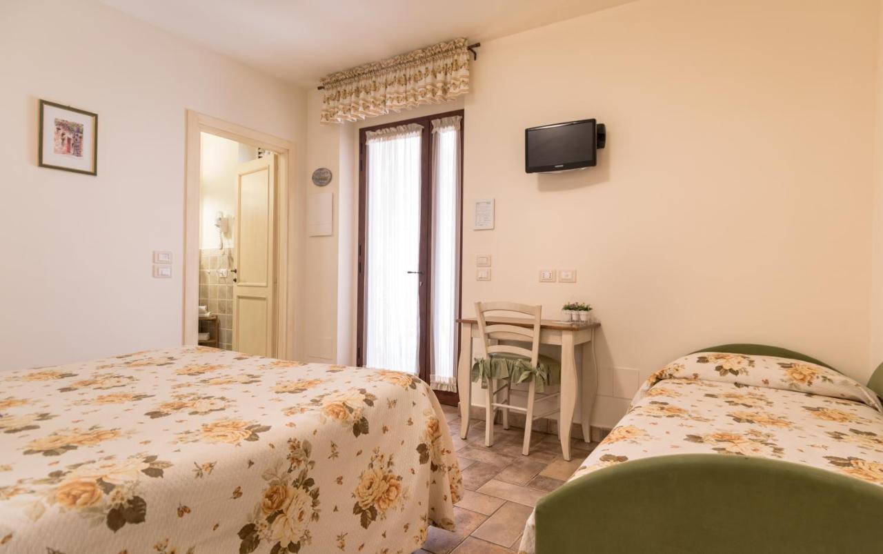 Bed and Breakfast Rosa Di Assisi Бастія-Умбра Екстер'єр фото